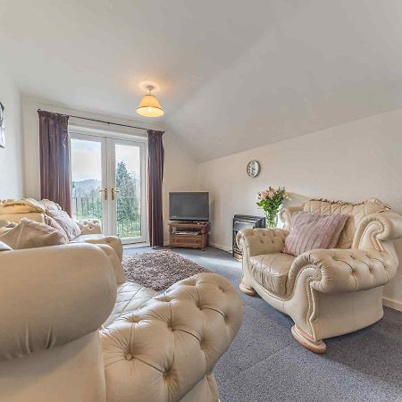 Pass The Keys Comfortable 3 Bed In Central Bowness With Parking Windermere Bagian luar foto