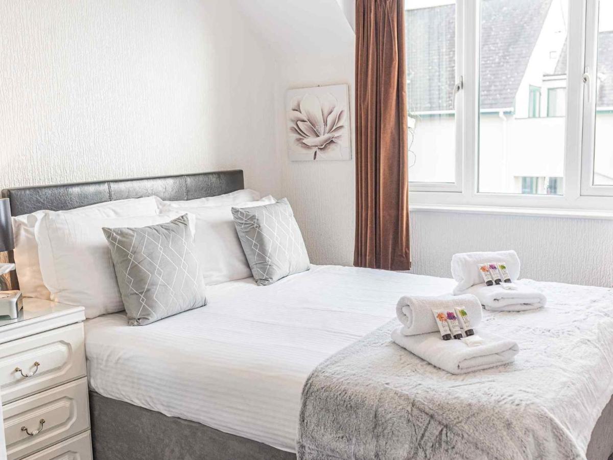 Pass The Keys Comfortable 3 Bed In Central Bowness With Parking Windermere Bagian luar foto