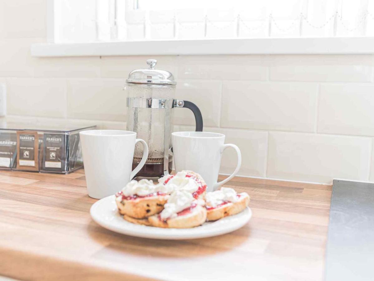 Pass The Keys Comfortable 3 Bed In Central Bowness With Parking Windermere Bagian luar foto