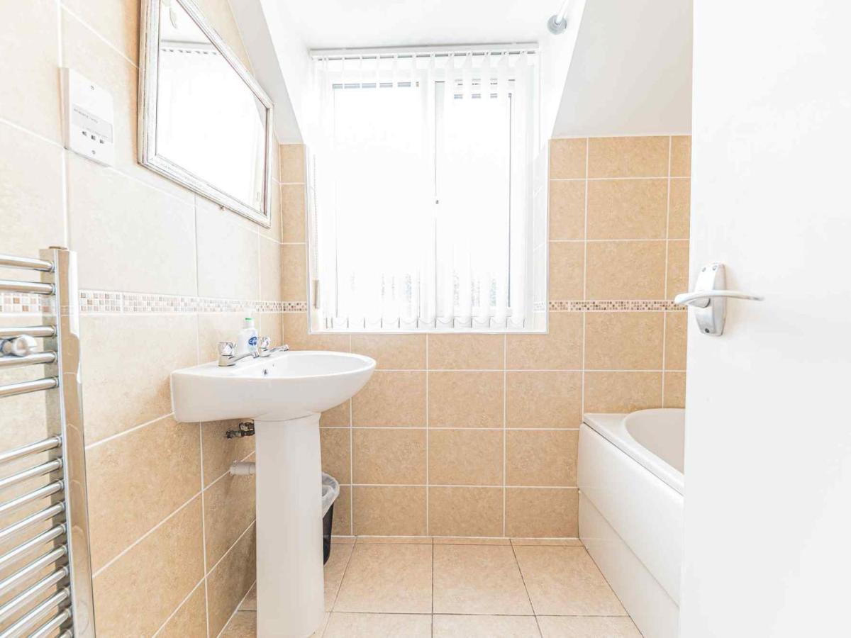 Pass The Keys Comfortable 3 Bed In Central Bowness With Parking Windermere Bagian luar foto