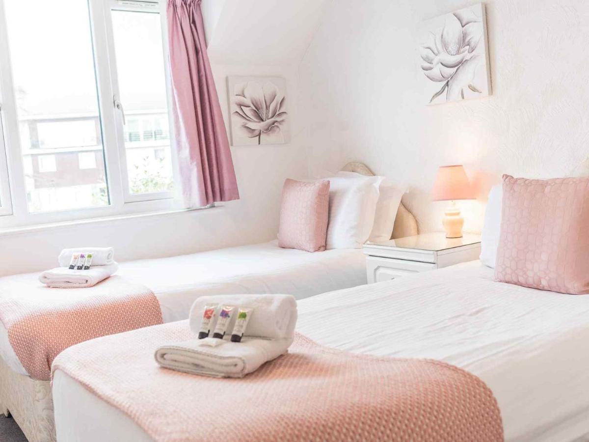 Pass The Keys Comfortable 3 Bed In Central Bowness With Parking Windermere Bagian luar foto